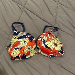 Victoria’s Secret Very Sexy push-up bra. 34D